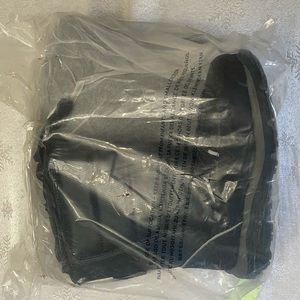 Land’s End Navy Snow Flurry Winter Boots